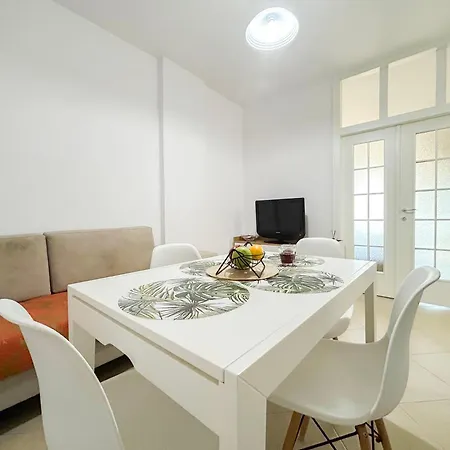 Inn Two Bedrooms, Location 972