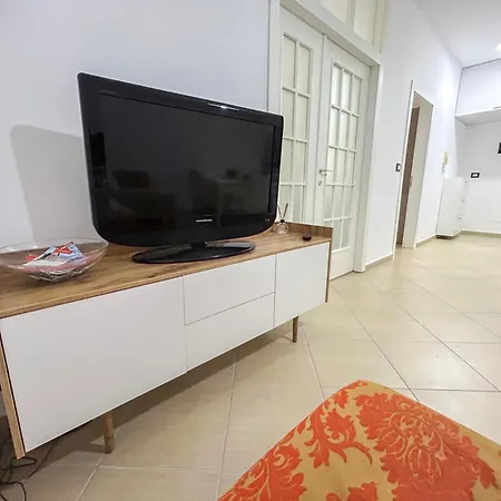 Two Bedrooms, Location 972