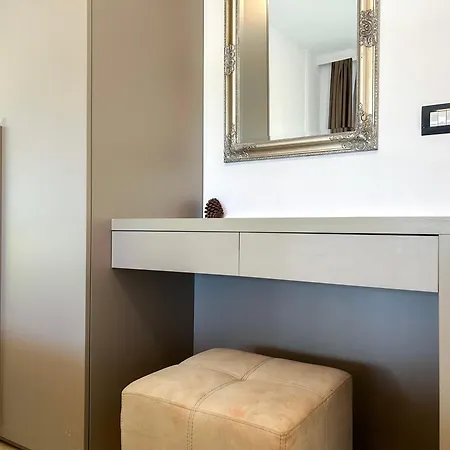 Two Bedrooms, Location 972 Inn Golem (Tirana)