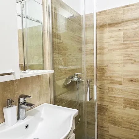 Two Bedrooms, Location 972 *