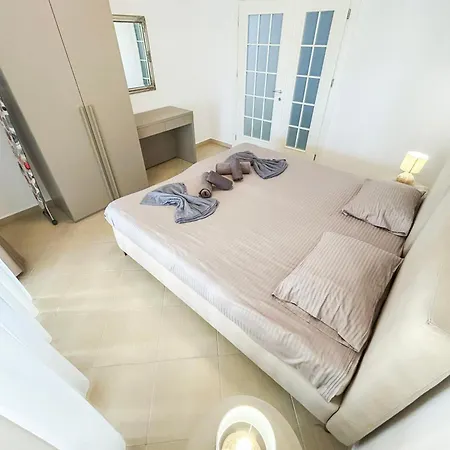 Two Bedrooms, Location 972 Golem (Tirana)