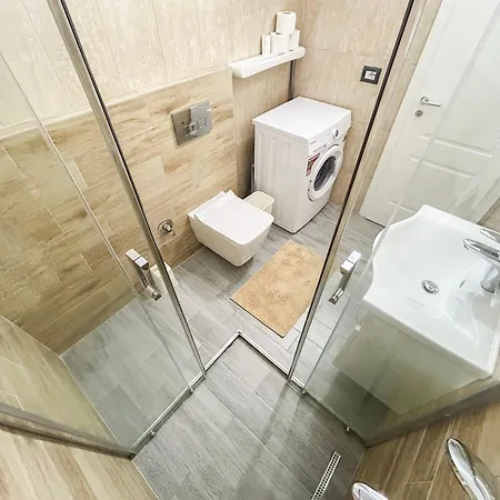 Two Bedrooms, Location 972 Inn *
